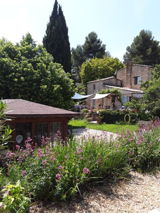 Le Paradis Vaugines Luaran gambar